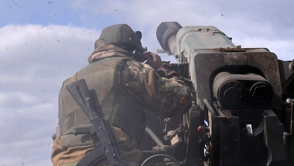 Rușii trimit blindate și tunuri în regiunea Harkov, pentru a opri contraofensiva ucraineană