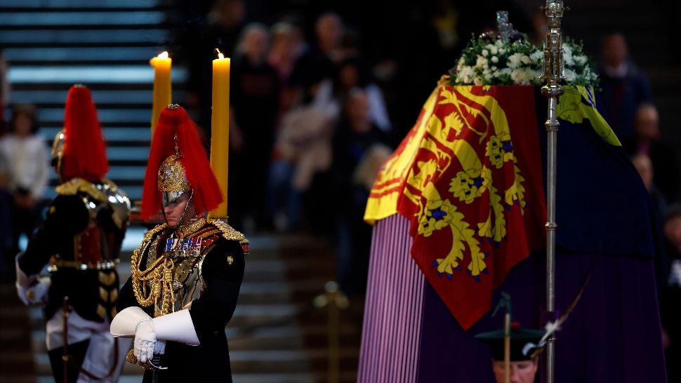 Regatul Unit a păstrat un minut de reculegere în memoria Reginei Elisabeta a II-a - VIDEO