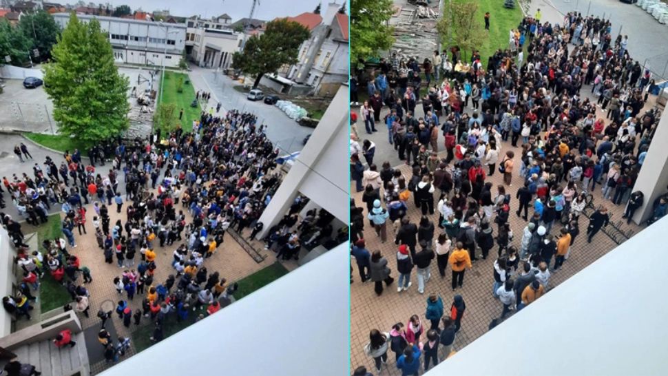 Protest la un liceu din Baia Mare. Sute de elevi, supărați că reabilitarea școlii nu a fost terminată