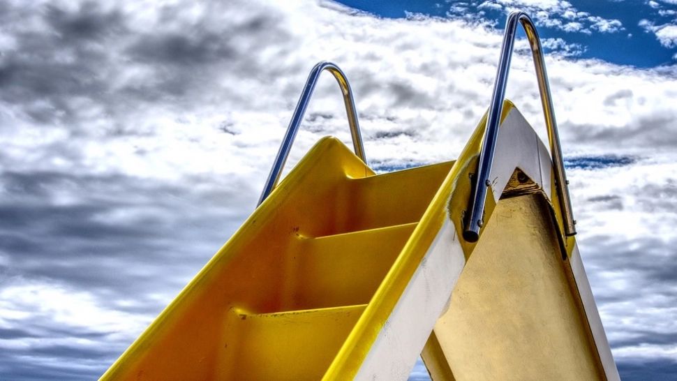 Copii blocați în tobogan, într-un parc din Giurgiu 