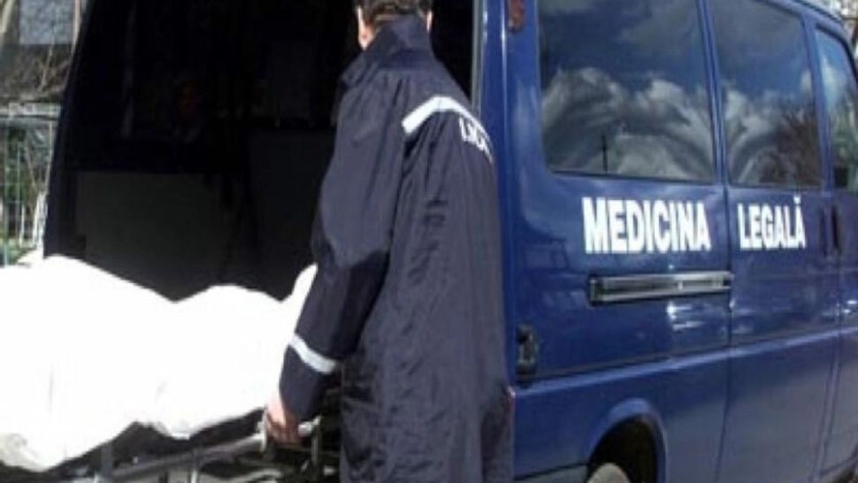 Bătrân de 81 de ani, găsit mort într-un șanț, după ce a fost spulberat de o mașină! Șoferul a fugit de la locul accidentului