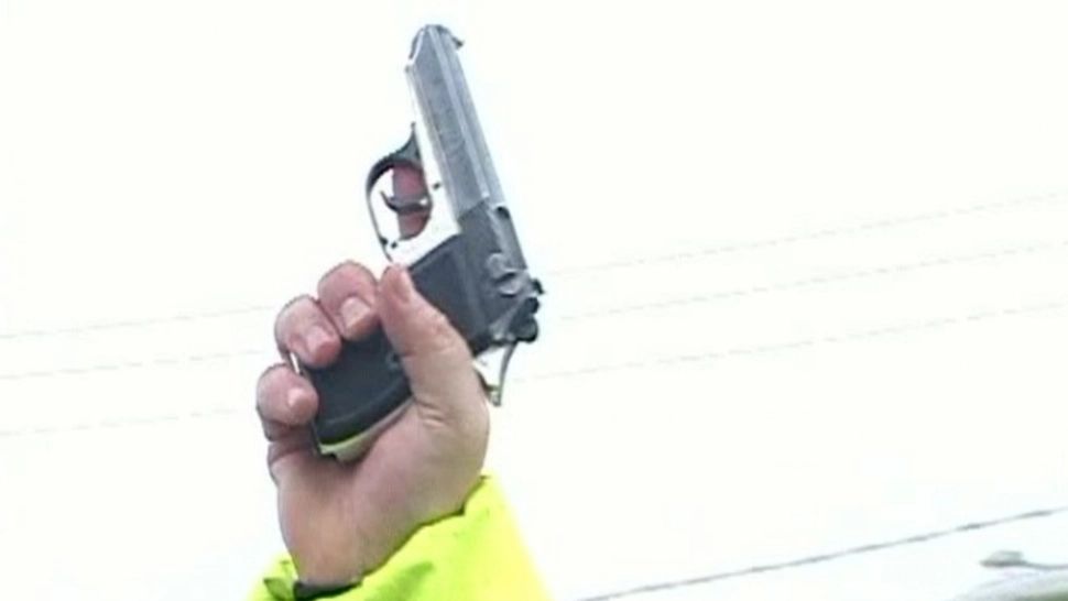 Foc de armă în sediul Poliției Baia Mare! Arma unui polițist s-a descărcat în timp ce era curățată 