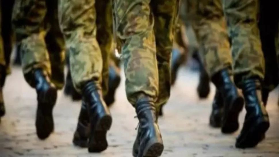 Bărbat cu un grad important în Armată, prins DROGAT la volan! Soția și copiii se aflau în mașină