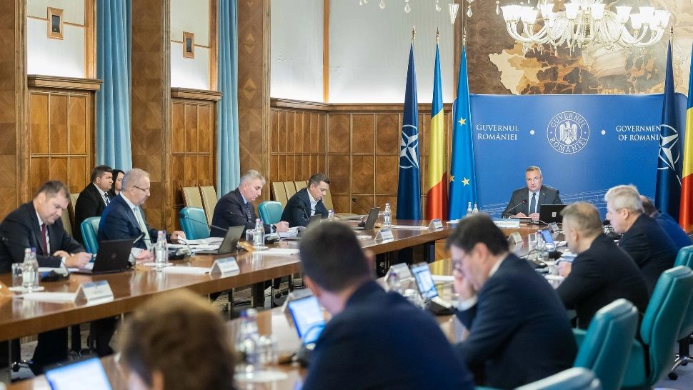 Stimulente de la Guvern pentru performanța şcolară - Nicolae Ciucă: „2.000 lei pentru fiecare absolvent care a obținut media 10 la evaluarea națională”