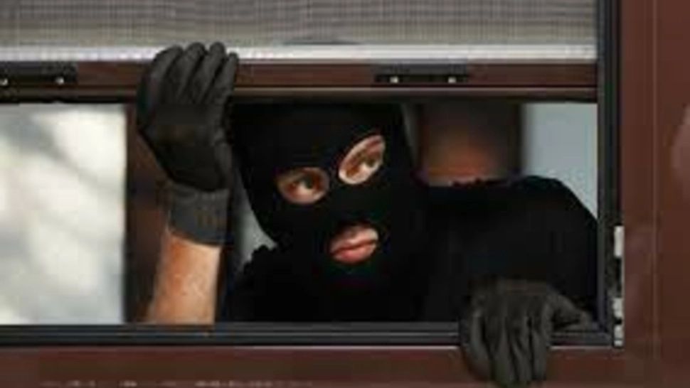 Un hoț din Alba a locuit două zile în casa din care a furat! Cum l-a descoperit proprietarul