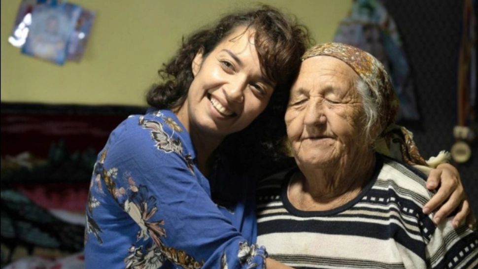 Povestea româncei adoptată de o familie din Franța care și-a regăsit părinții după 20 de ani - VIDEO