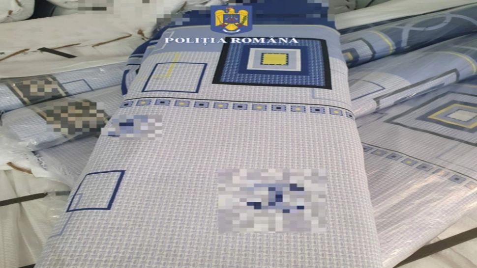 Țesături contrafăcute din Pakistan, de peste 1.000.000 de lei, descoperite în Portul Constanța
