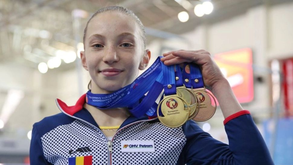 Gimnastă româncă, pe urmele Nadiei Comăneci la doar 16 ani – Ana Maria Bărbosu a cucerit trei medalii de aur în Turcia