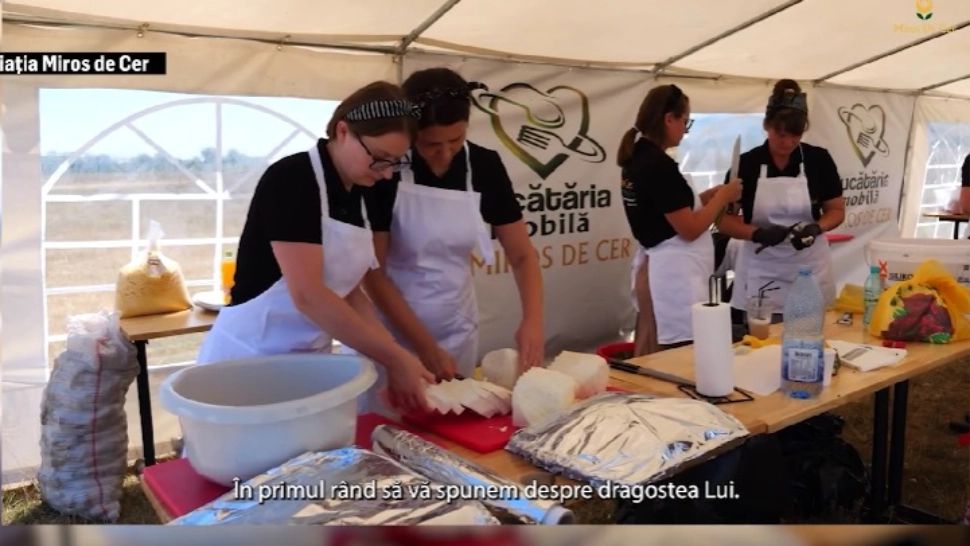 Campanie umanitară: o masă caldă pentru cei nevoiași - VIDEO