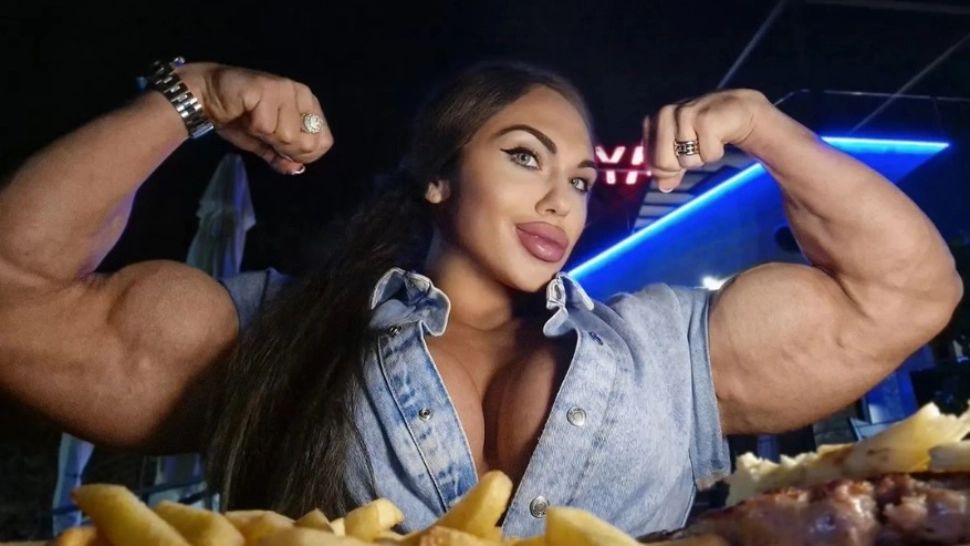 Cea mai puternică femeie din lume. Are 135 de kilograme și o dietă impresionantă