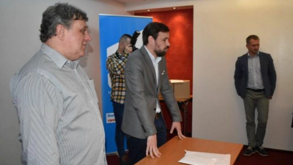 Vicepreședinte USR dat afară din partid după ce și-a înjurat o colegă