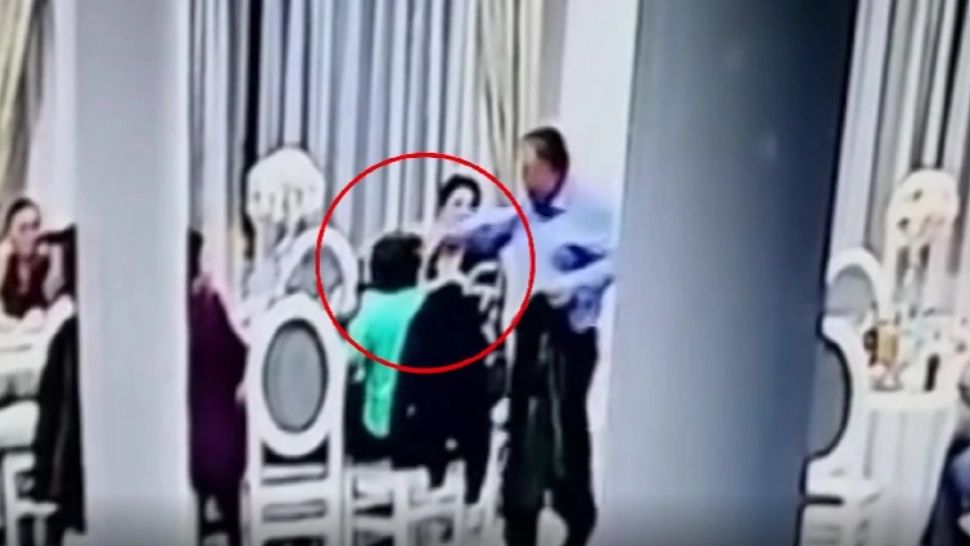 Un senator USR s-a ales cu plângere penală după ce a lovit violent un inspector bancar