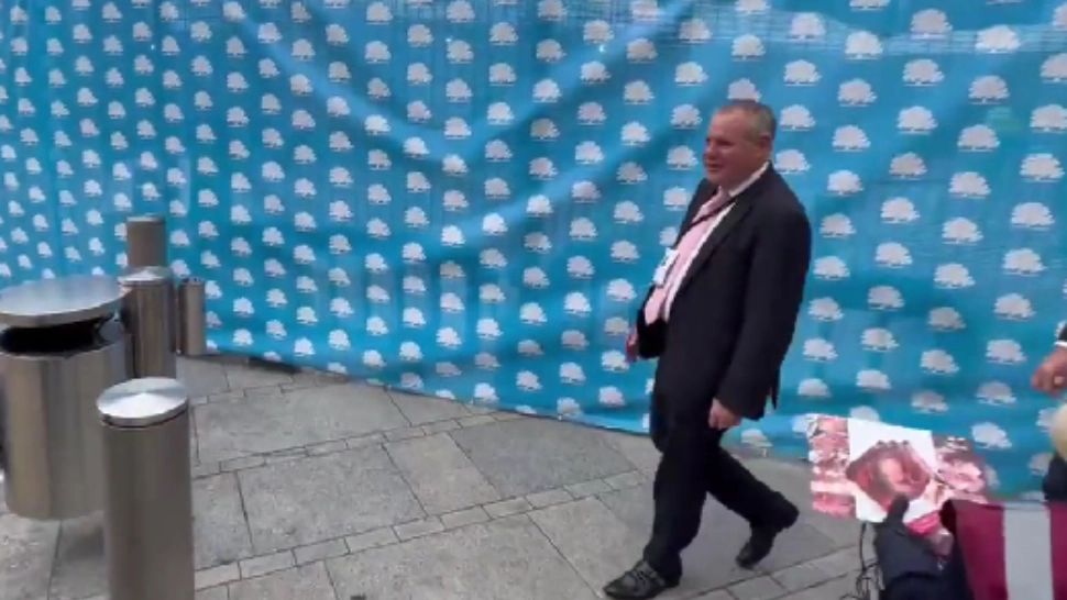 SCANDAL SEXUAL în Guvernul britanic! Ministrul Comerțului, Conor Burns, a fost DEMIS