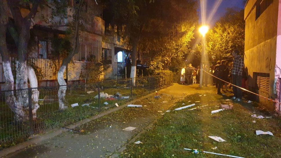Explozie în Capitală: 13 apartamente distruse. Un bărbat a fost internat cu arsuri - FOTO&VIDEO