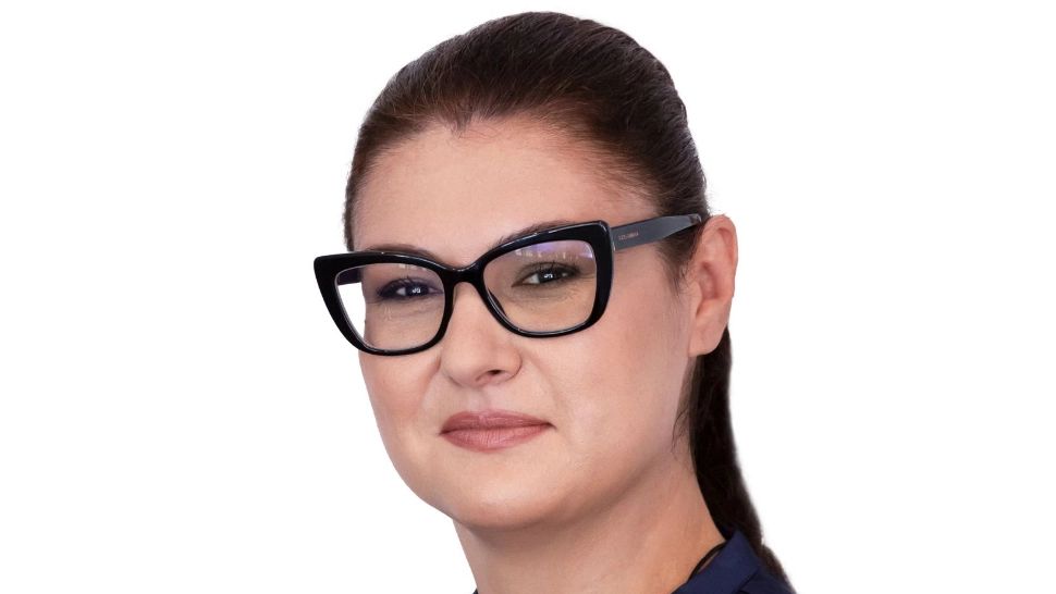 Dr. Ruxandra Sinescu, medic estetician de renume, specialist în Chirurgie plastică - Microchirurgie reconstructivă