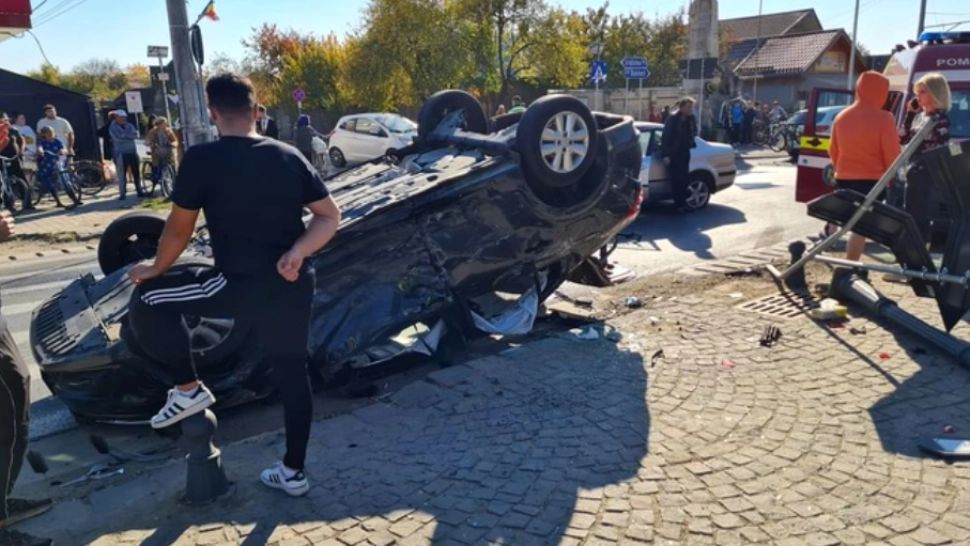 Accident înfiorător, în localitatea Moara Vlăsiei: 2 adulți și 5 copii au fost răniți