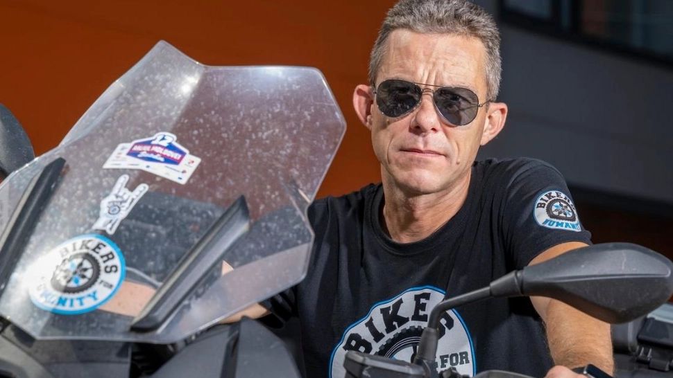 Doliu în presa din România. Jurnalist sportiv și fost pilot de raliu, găsit fără suflare în casă. Avea doar 46 de ani