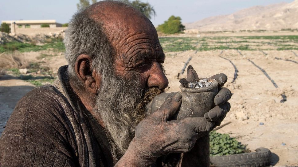 A murit „cel mai murdar om din lume”. Avea 94 de ani și nu s-a spălat deloc în ultimii 50 (VIDEO)