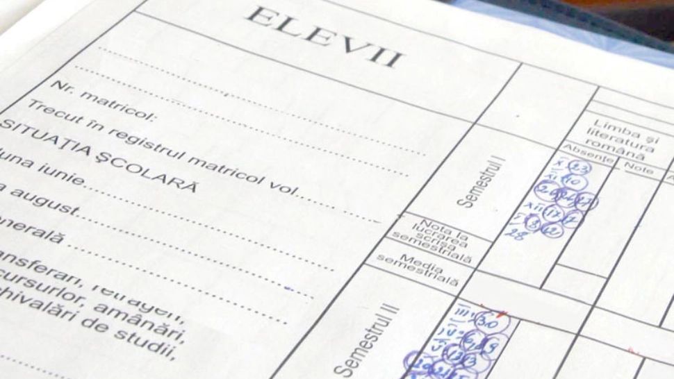 Premieră în Justiție. Notă la purtare modificată de judecători, după ce părinții au dat școala în judecată