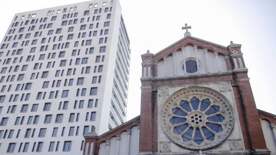 După zeci de ani de bătălii prin instanțe, Cathedral Plaza va fi demolată. Milioane de euro vor merge către dărâmarea clădirii din centrul Capitalei