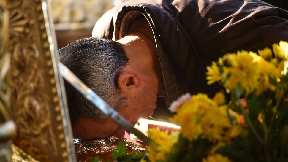 Pelerinaj istoric la Biserica Sfântul Gheorghe Nou din Capitală. Mii de credincioși s-au închinat la moaștele Sfântului Ioan Botezătorul