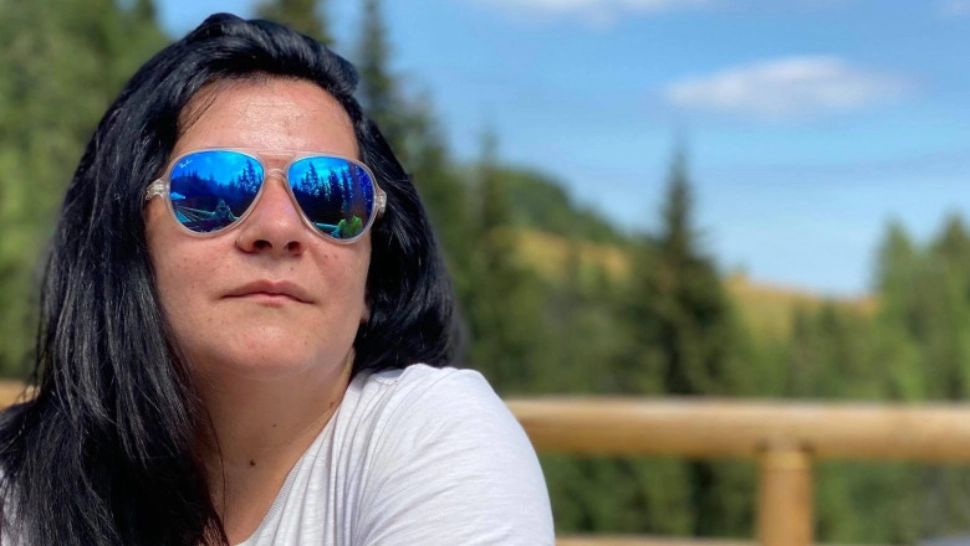 Directoarea de liceu care se dădea agent SRI și vorbea despre "conducerea din umbră", dată afară din partid 