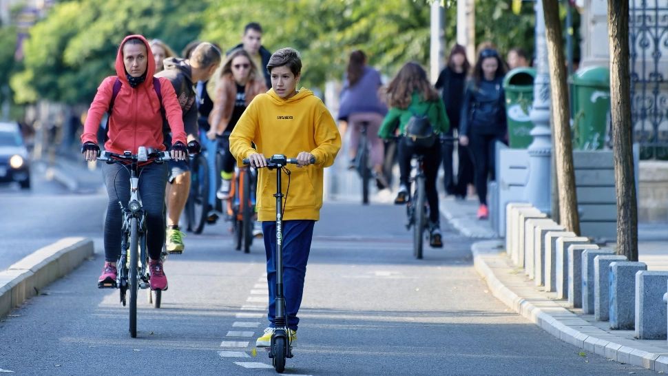 Trotinetele electrice, pericol pe șosele. 13 persoane au murit și peste 200 au fost rănite grav în accidente cu trotinete