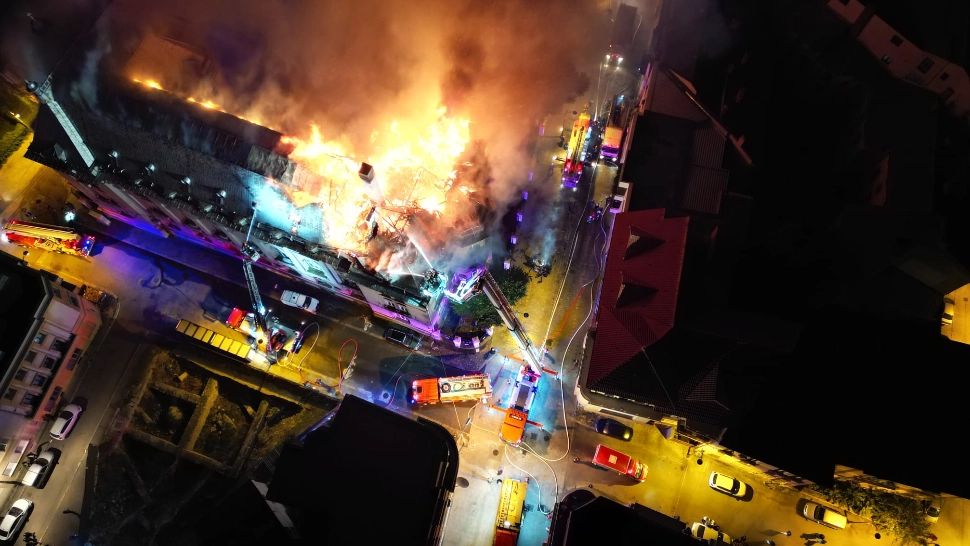 "Ați dat foc Episcopiei Tomisului? Din clipa asta, băieți, nu mai există milă și nici întoarcere, este pe viață și pe moarte" - Mesajul halucinant al unui director de teatru