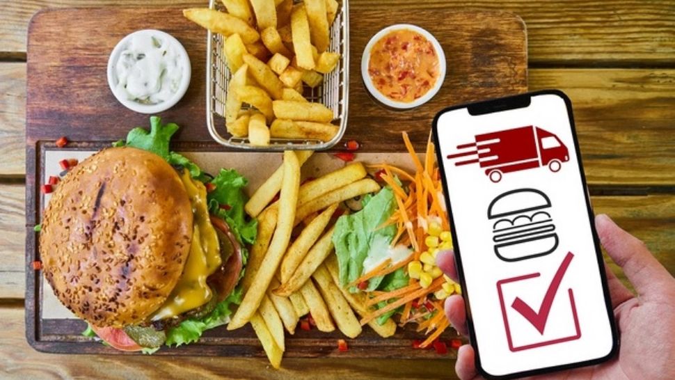 Tineri din București, reținuți după ce au jefuit un curier care livra mâncare 