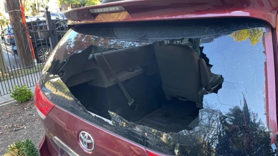 Incident la Washington. Focuri de armă asupra unui automobil al ambasadei Azerbaidjanului