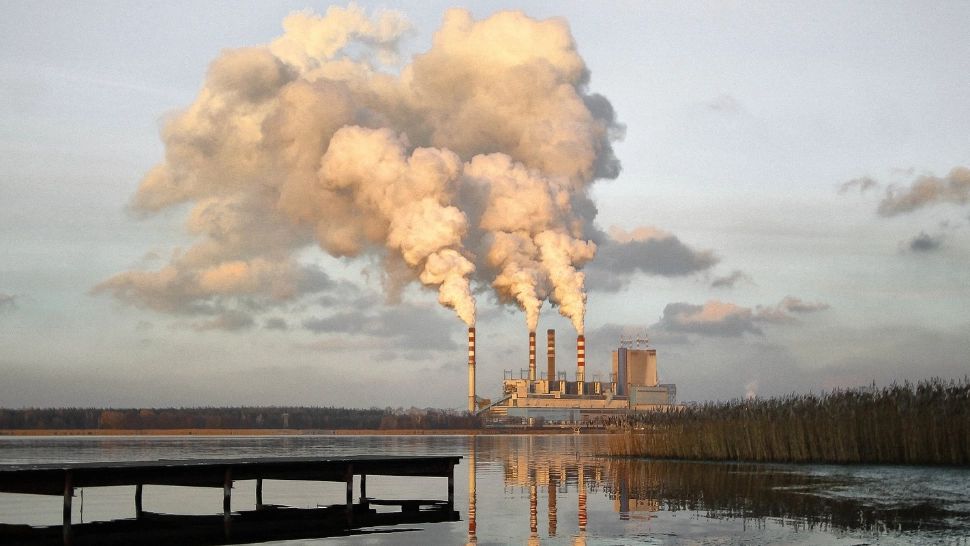 Oameni disperați din cauza poluării masive a combinatului siderurgic