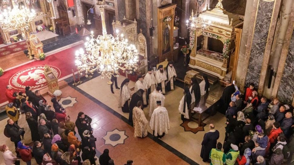 Moaştele Sfintei Cuvioase Parascheva, reintroduse în Catedrala Mitropolitană din Iaşi