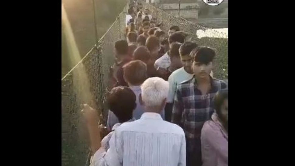 Cel puțin 32 de morți după ce un pod s-a prăbușit, la doar câteva zile după reparații - Sute de răniți