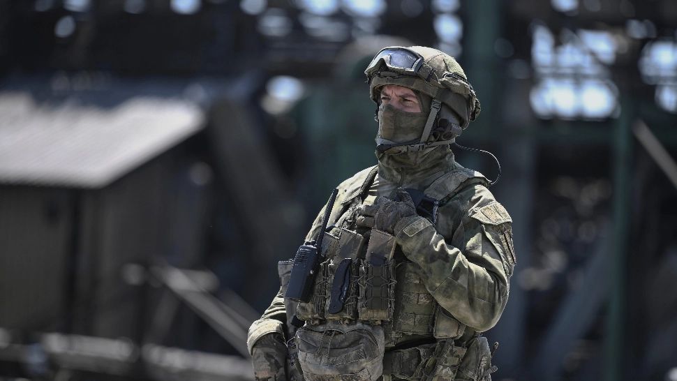 Soldat rus aflat în tranșeu, anihilat de o grenadă lansată din dronă 