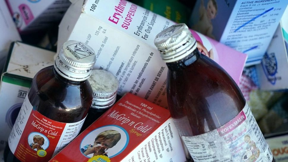 Alertă la OMS din cauza unor siropuri de tuse pentru copii. Anchetă după zeci de decese suspecte 