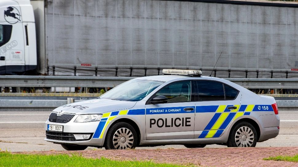 MĂCEL pe stradă. Un șofer beat a intrat în plin într-un grup de studenți. Cel puțin 5 oameni sunt morți