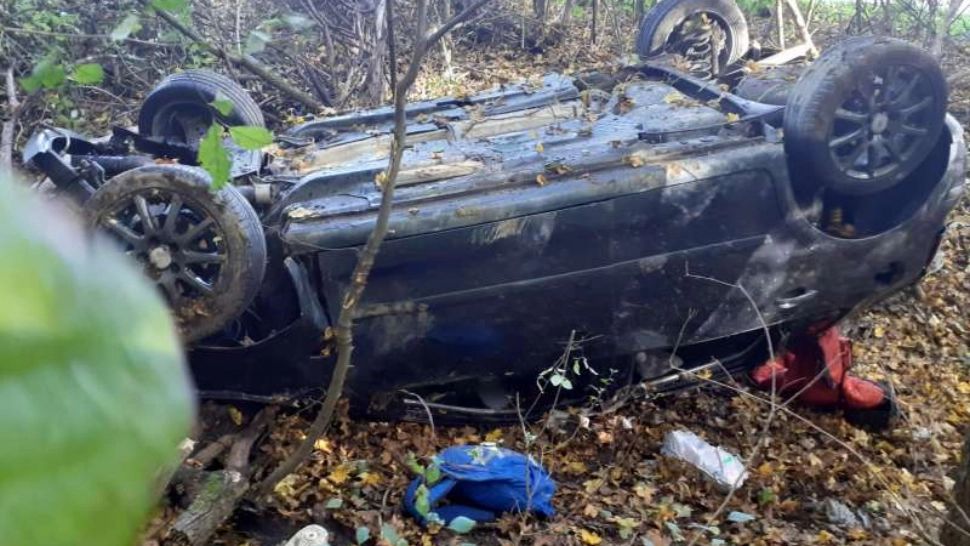 Un șofer drogat s-a răsturnat cu mașina - Doi răniți dintre care unul în stare de inconștiență