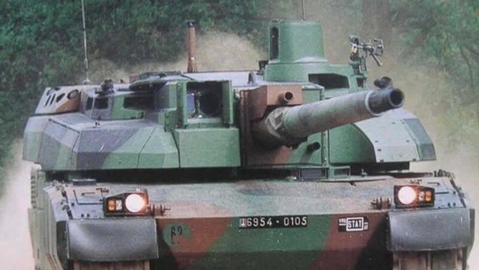 Primele două convoaie blindate de luptă sunt în drum spre tabăra de la Cincu - Franța își întărește prezenţa militară în România