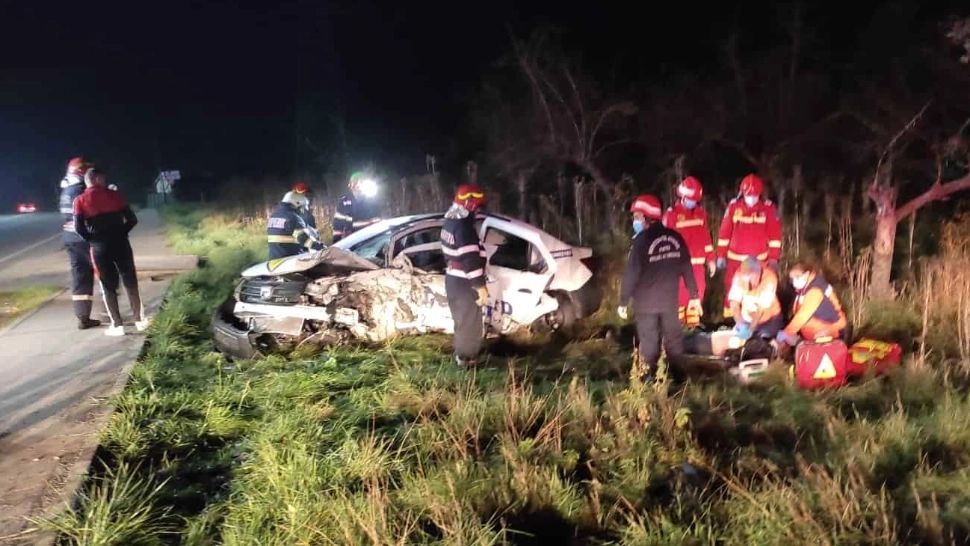 Accident cu 5 victime în Râmnicu Vâlcea. O persoană a murit, iar alte 4 au fost rănite - FOTO 