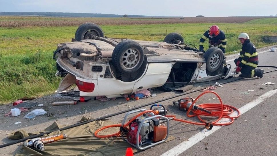 Accident grav în Bihor. Două persoane au murit şi alte două au fost rănite în urma unui impact devastator - VIDEO
