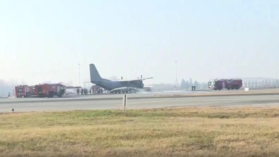 Exercițiu pe Aeroportul Otopeni: este simulat un incendiu la o aeronavă Spartan. Mobilizare de amploare a forțelor de intervenție