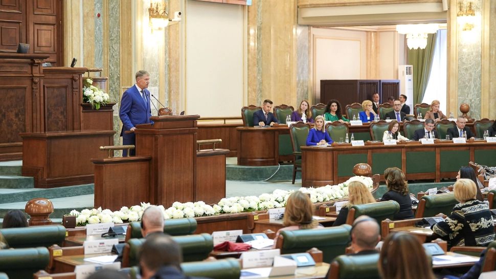 Iohannis, la Parlament: Într-o democrație matură, este necesar ca femeile să fie reprezentate la cel mai înalt nivel