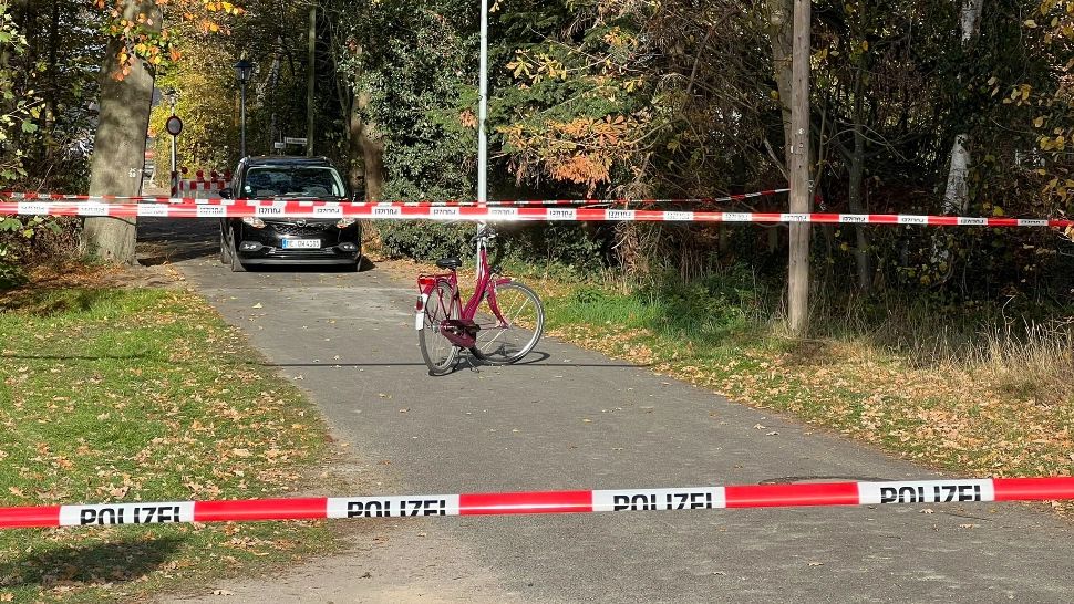 Copilă de 13 ani, găsită inconștientă și legată la mâini, într-o pădure din Germania! Fata a fost răpită în timp ce mergea la școală