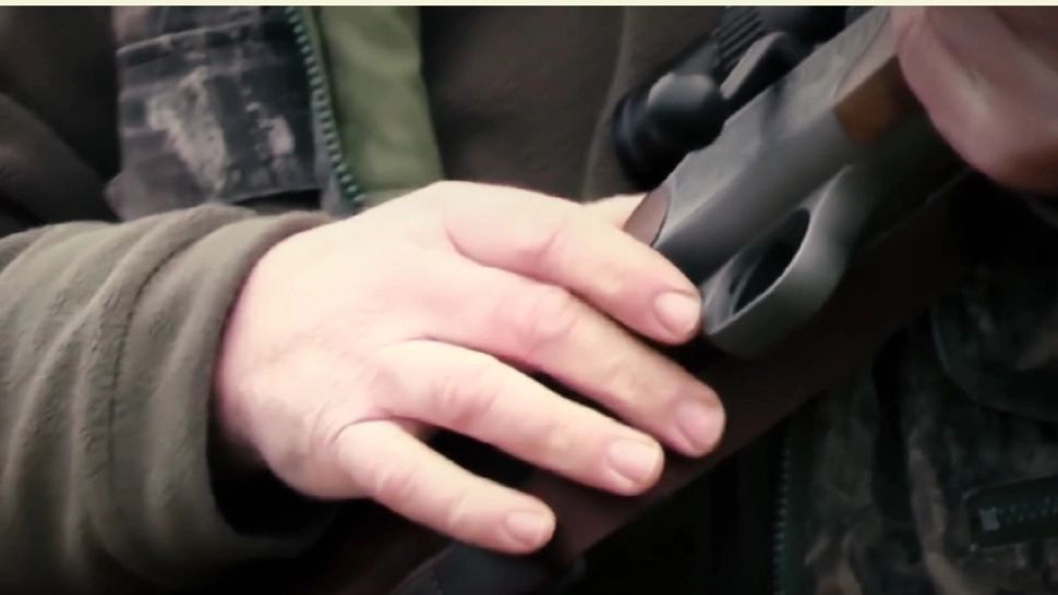 Tânăr de 24 de ani, împușcat în timpul unei partide ilegale de vânătoare. Cât de grav a fost rănit