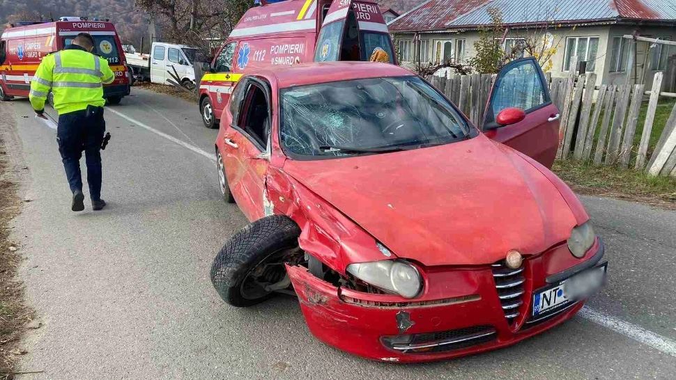 Accident cu 5 victime în Neamț. Impact violent între o autoutilitară și un autoturism - FOTO