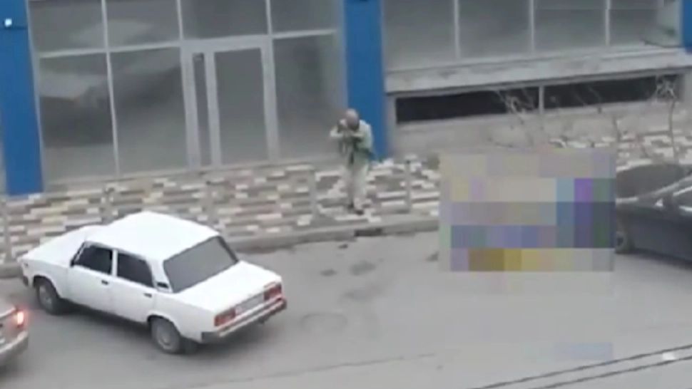 Masacru în Rusia. Supărat pe fosta soție, un bărbat a tras la întâmplare în trecători. Cel puțin 3 morți - VIDEO