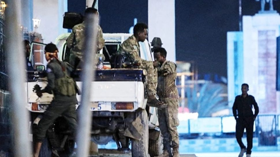 Atac terorist la un hotel din Somalia: cel puţin 10 morţi 