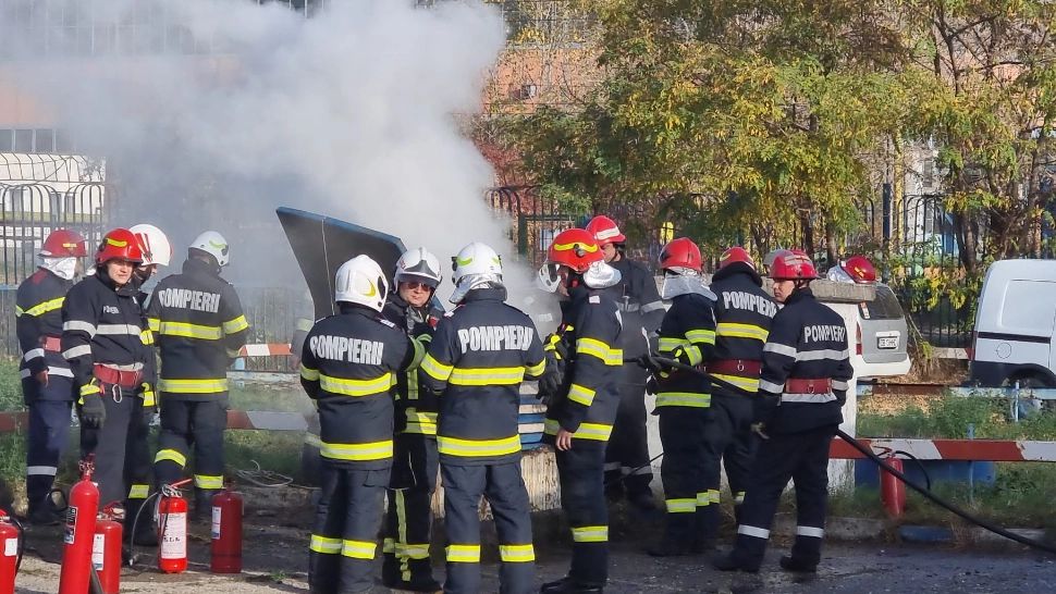 Incendiu în Târgoviște, într-un tunel din zona platformei industriale. Doi mari operatori economici au rămas fără curent electric – FOTO&VIDEO