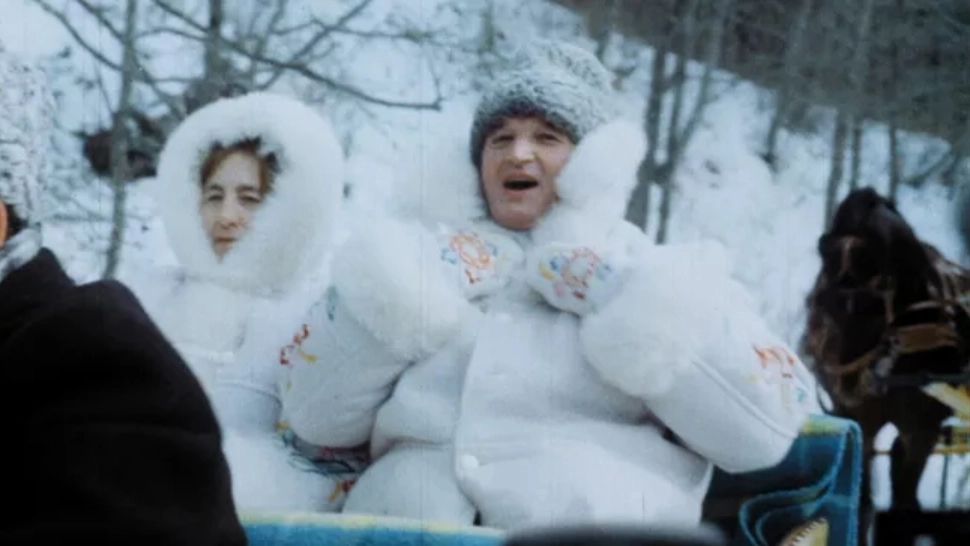 Cum înghețau românii în apartamente pe vremea lui Ceaușescu: 7 ore cu căldură, 17 ore fără 