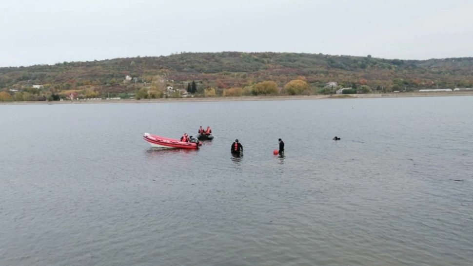 Un tânăr de 21 de ani a murit după ce a dispărut în apele Barajului Fughiu